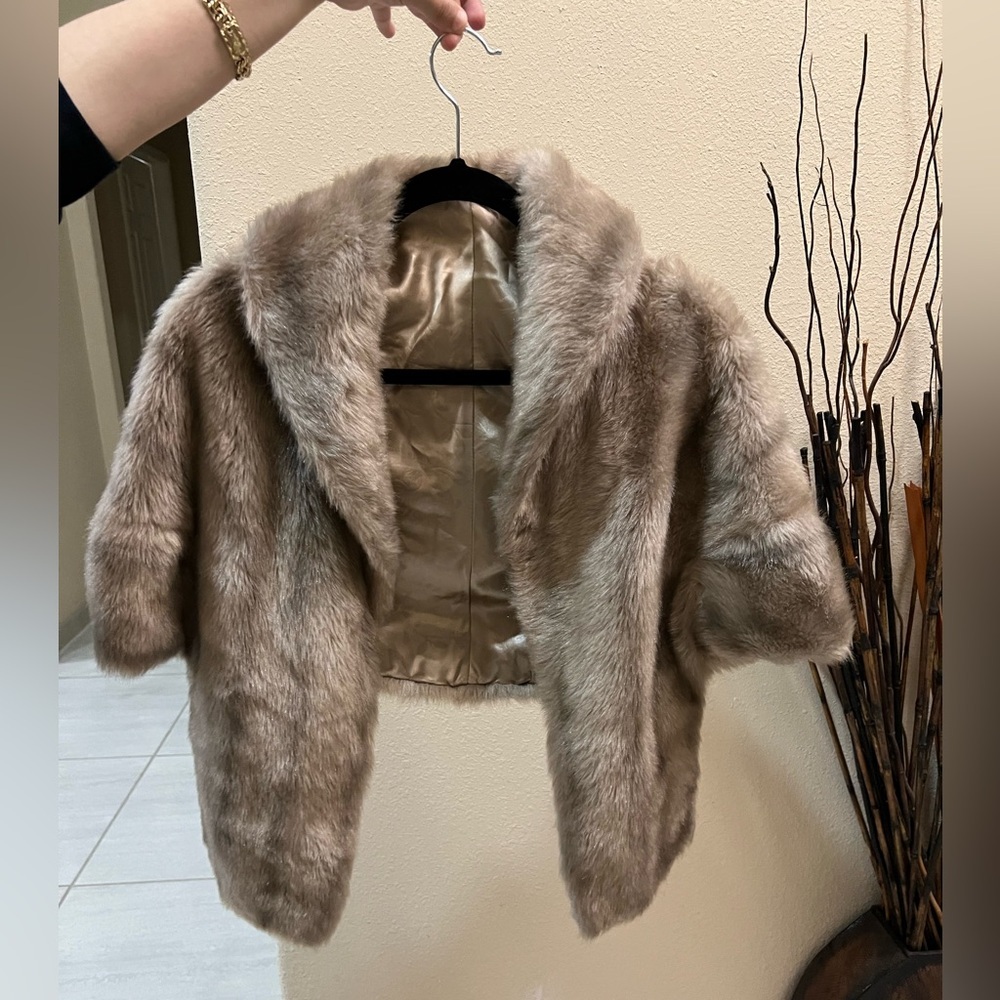 Vintage Regina Glenara by Glenoit  faux fur shawl collar wrap